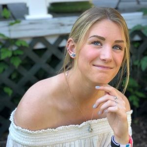 Meet your Posher, Gill